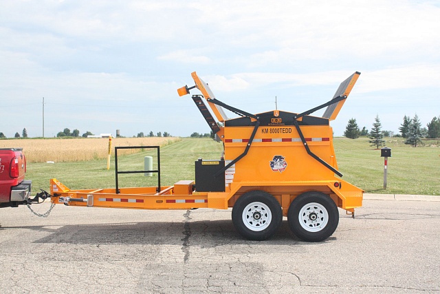 Термос-бункер рециклер на прицепе КМ 8000ТH для горячего асфальта